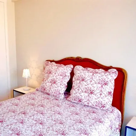 Sleeps 6 Wifi