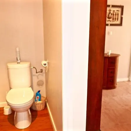 Sleeps 6 Wifi