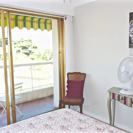 Sleeps 6 Wifi