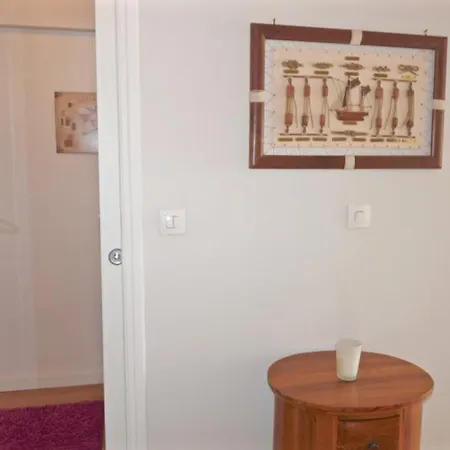 Sleeps 6 Wifi * Cannes