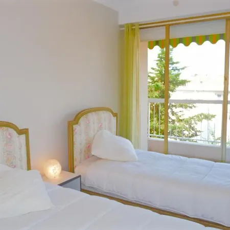 Sleeps 6 Wifi Cannes