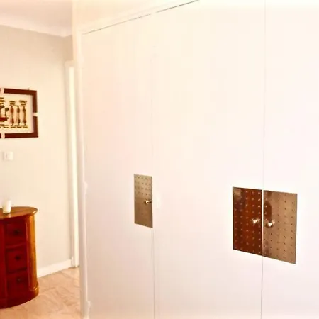 Sleeps 6 Wifi Apartman *