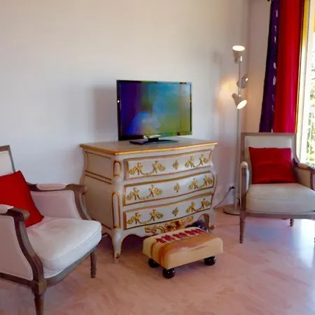 Sleeps 6 Wifi Cannes